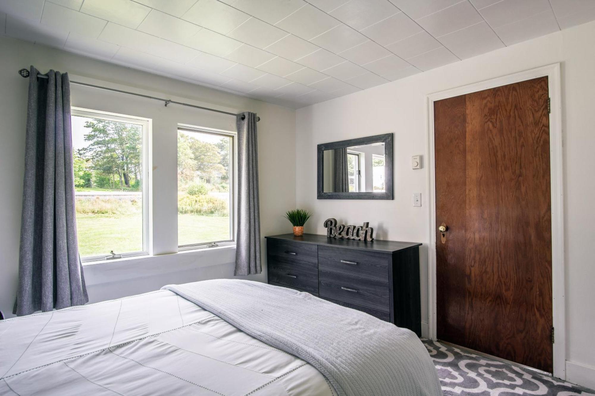 Friars Bay Inn & Cottages Welshpool Habitación foto
