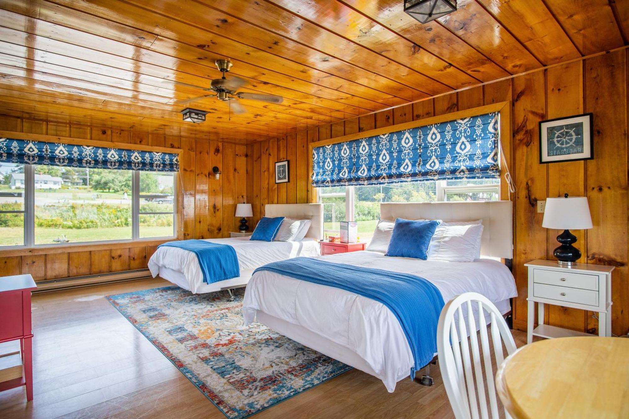 Friars Bay Inn & Cottages Welshpool Habitación foto